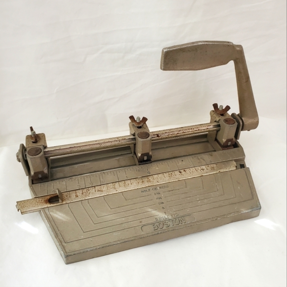 Vintage Boston 3 Hole Standard Hole Punch